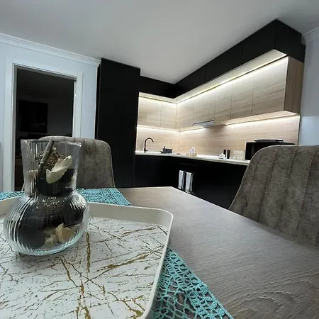 Luxury Home Голем Екстер'єр фото